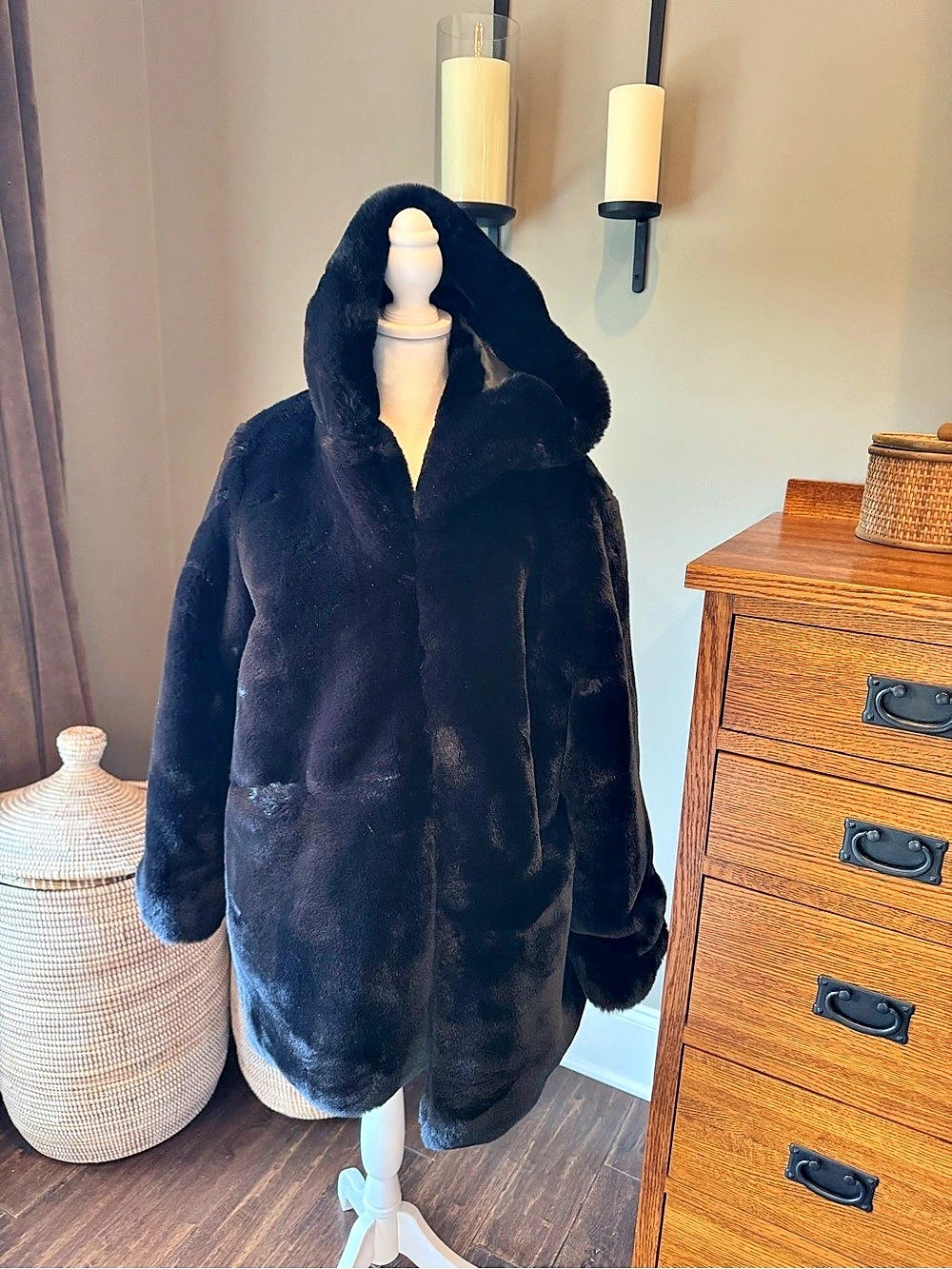APPARIS Black Faux Fur Hooded Coat Jacket Size M